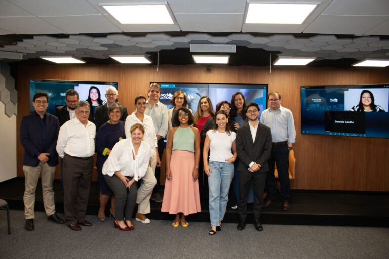 SindHosp avança na construção de manual para ILPIs e debate cuidado centrado na pessoa idosa