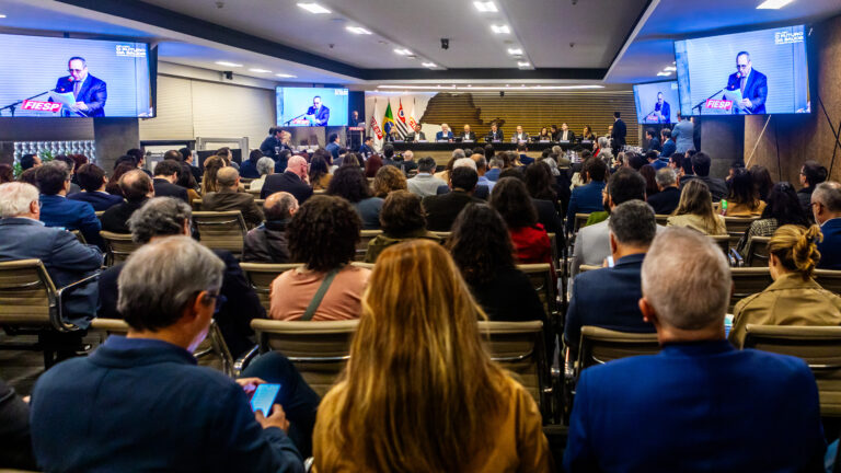 SindHosp e FESAÚDE lançam os 5 Inegociáveis da Saúde em diálogo com assessores dos presidenciáveis